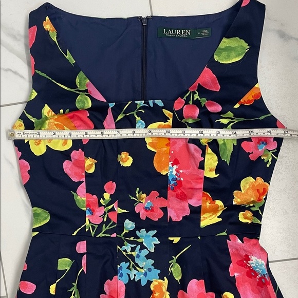 Floral Sleeveless Dress Box Pleats Princess Seams Crew Neckline Size 4 - Picture 8 of 11